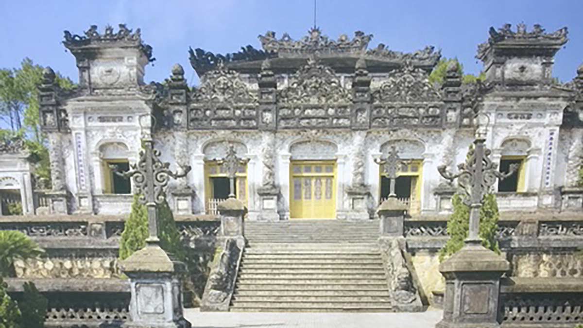 Hue_Vietnam-1200px